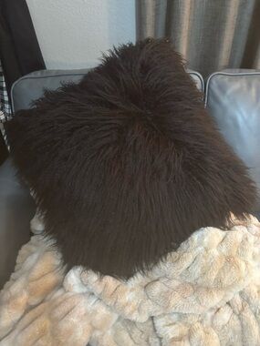 Plush Long-Pile Faux Fur Throw Pillow - Black